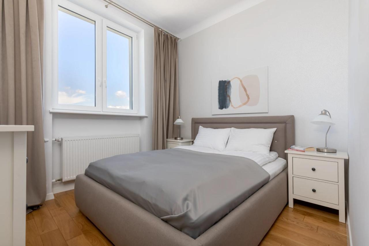 Przestronny Apartament Z Widokiem Na Miasto W Warszawie وارسو المظهر الخارجي الصورة