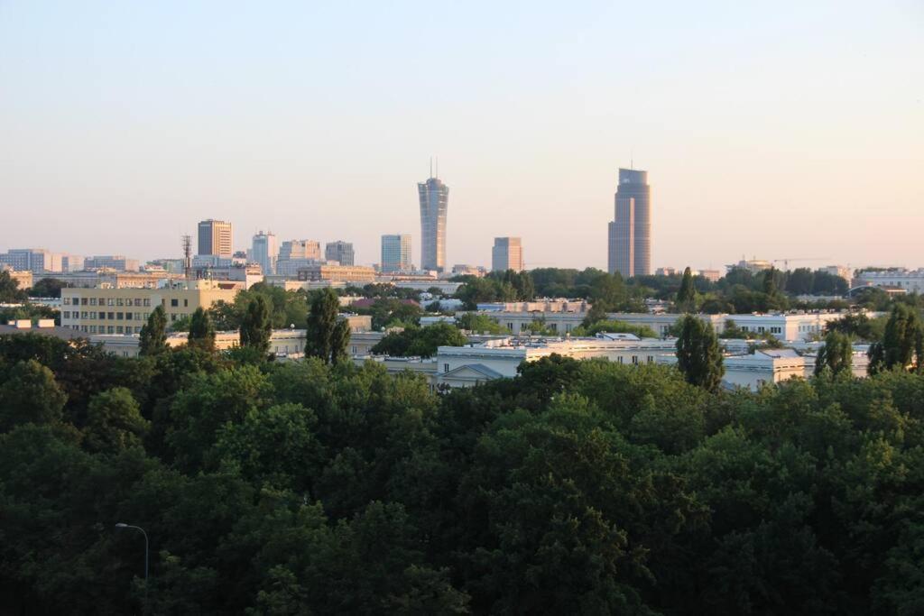Przestronny Apartament Z Widokiem Na Miasto W Warszawie وارسو المظهر الخارجي الصورة